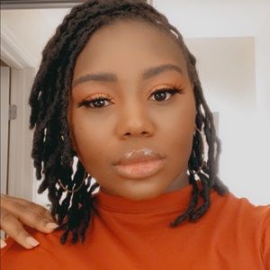 Meet your Posher, Alisha